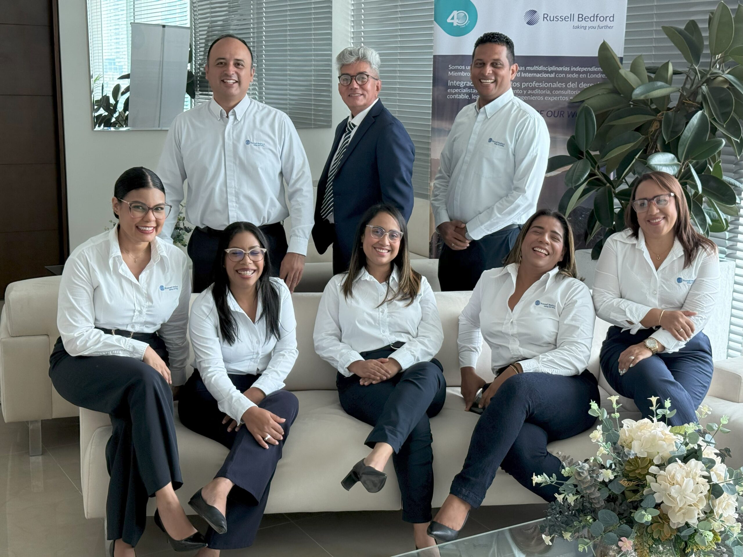 Finanzas corporativas, tasa efectiva anual (E.A.), tasa nominal, DTF, IBR, costo financiero, efectivo anual (CFEA), tasa de usura, flujo de caja, capital de trabajo, liquidez empresarial, créditos empresariales, Russell Bedford, Bogotá, Medellín, Cali, Barranquilla, Cartagena.
