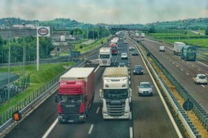 En empresas de transporte de carga, el reconocimiento de ingresos y el tratamiento contable y fiscal son claves para cumplir la normativa tributaria y NIIF, Russell Bedford, Bogotá, Medellín, Cali, Barranquilla, Cartagena.