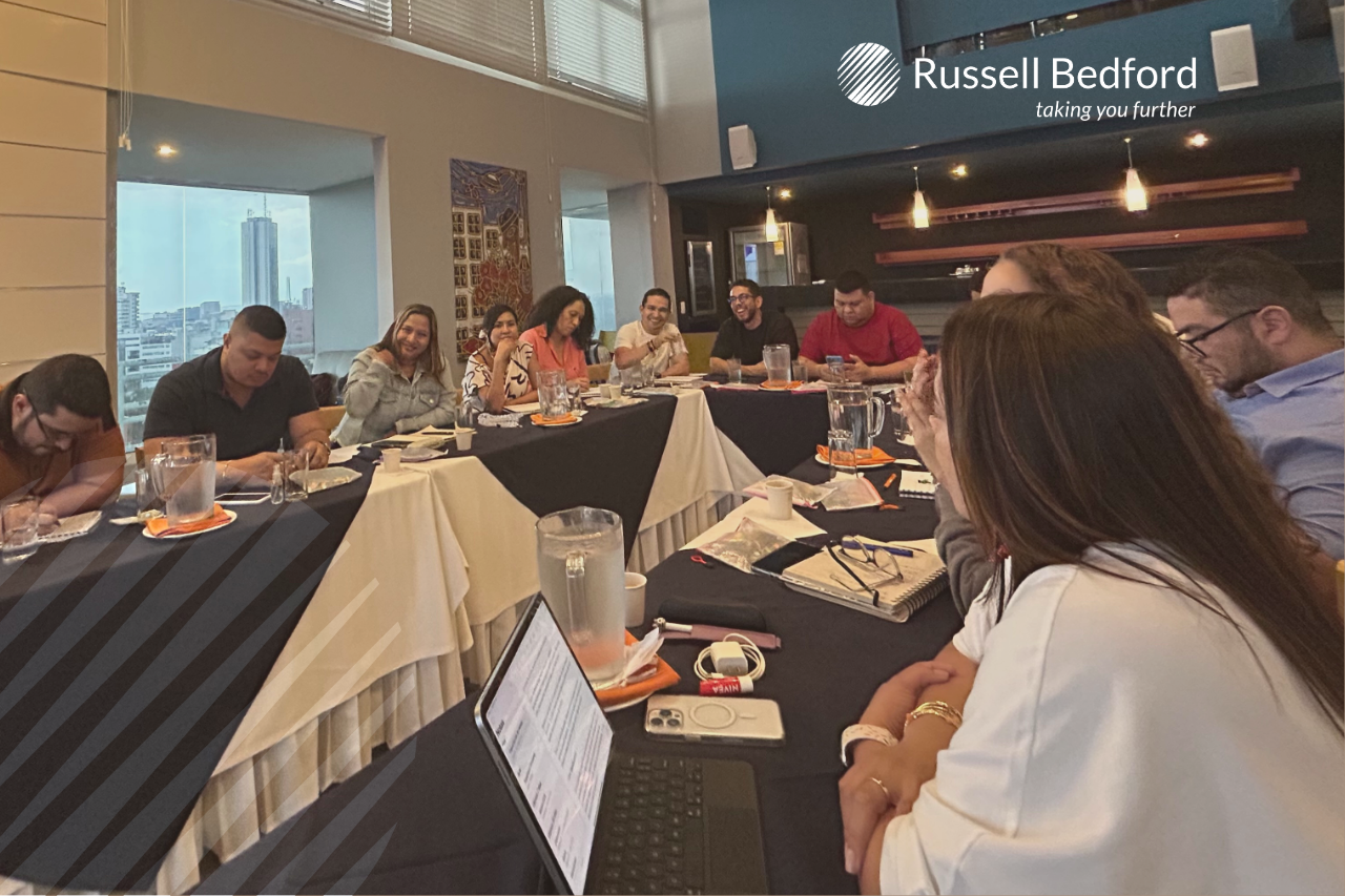 Reunión empresarial de sindicatos. Negociación colectiva multinivel en Colombia. Decreto 0234 de 2026. Russell Bedford. Servicios Legales.
