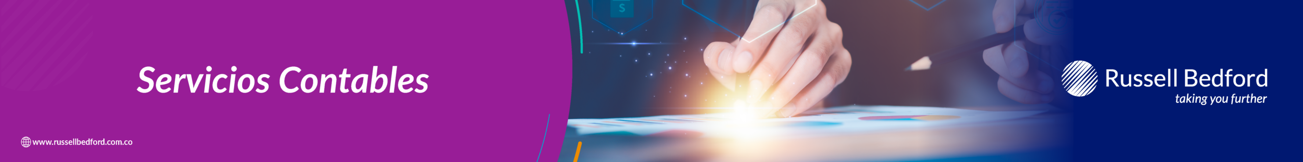 Banner de Russell Bedford con relación al área de Servicios Contables analizando gráficos digitales sobre indicadores financieros.