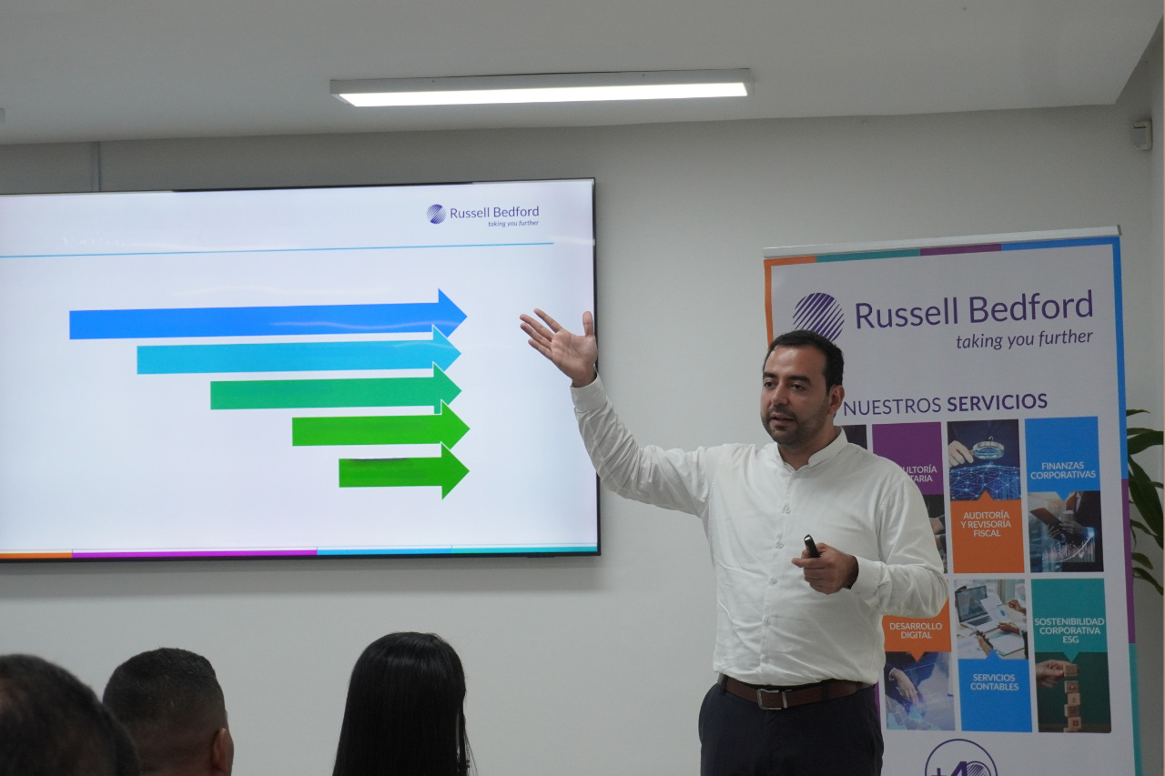 Conferencia empresarial sobre actualización del SARLAFT en el sector transporte presentada por Russell Bedford Colombia.