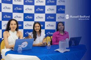 Profesionales de Russell Bedford Colombia en entorno empresarial, imagen relacionada con el nuevo Código Procesal Laboral en Colombia