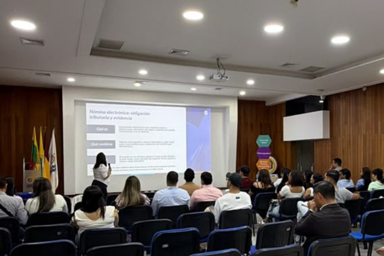 Conferencia empresarial sobre contrato sindical en Colombia y actualización legal.